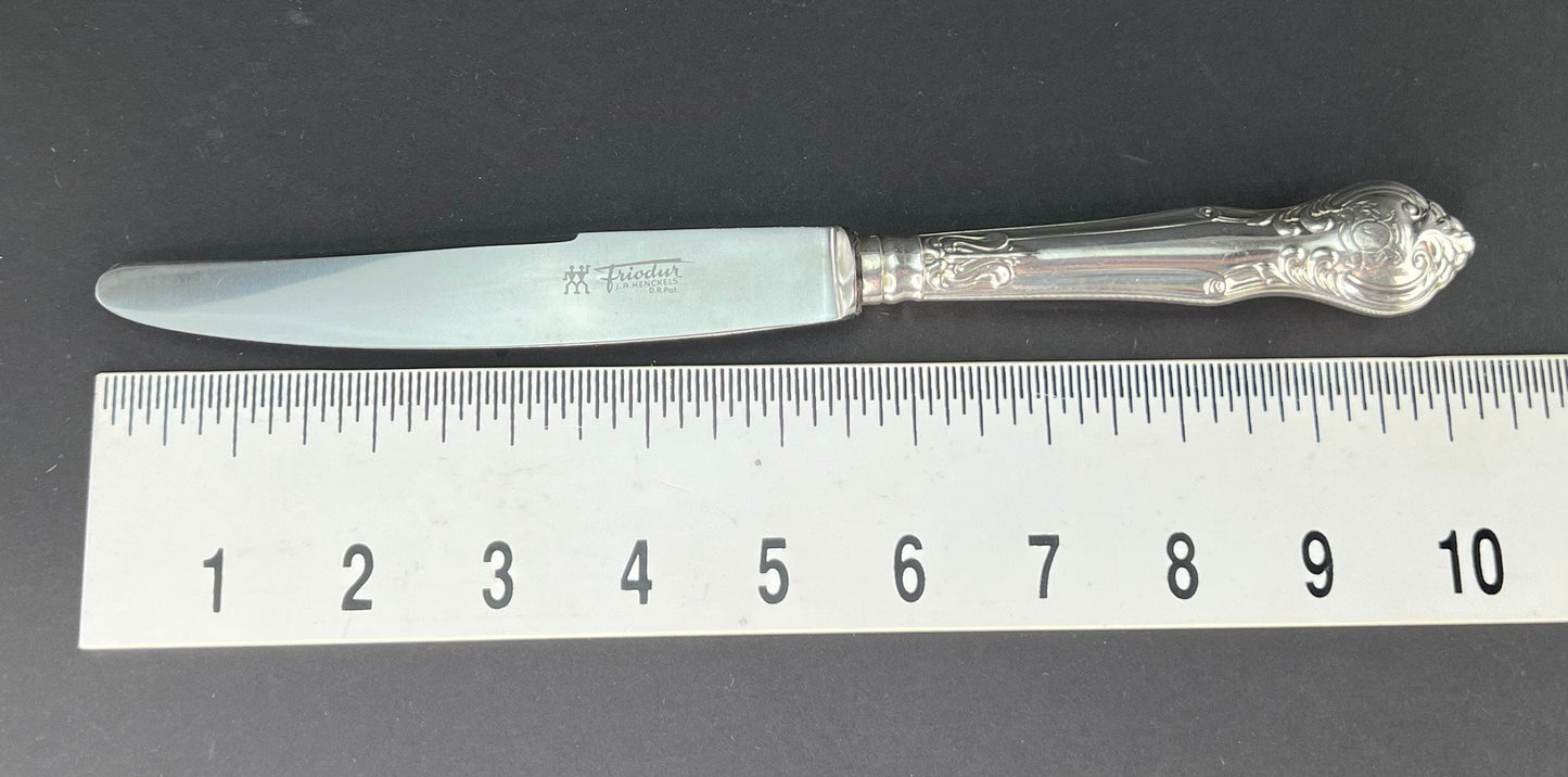 Set 8 c1860 Sterling Silver Handle Victoria Dinner Knives w Armorial Crest