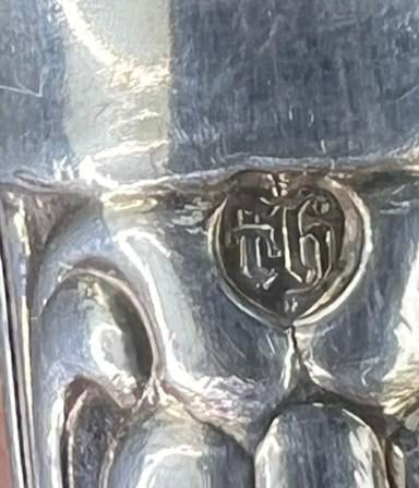 Set 8 c1860 Sterling Silver Handle Victoria Dinner Knives w Armorial Crest