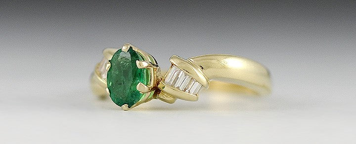 Attractive 14K Yellow Gold Emerald & Baguette Diamond Ring Size 8.25