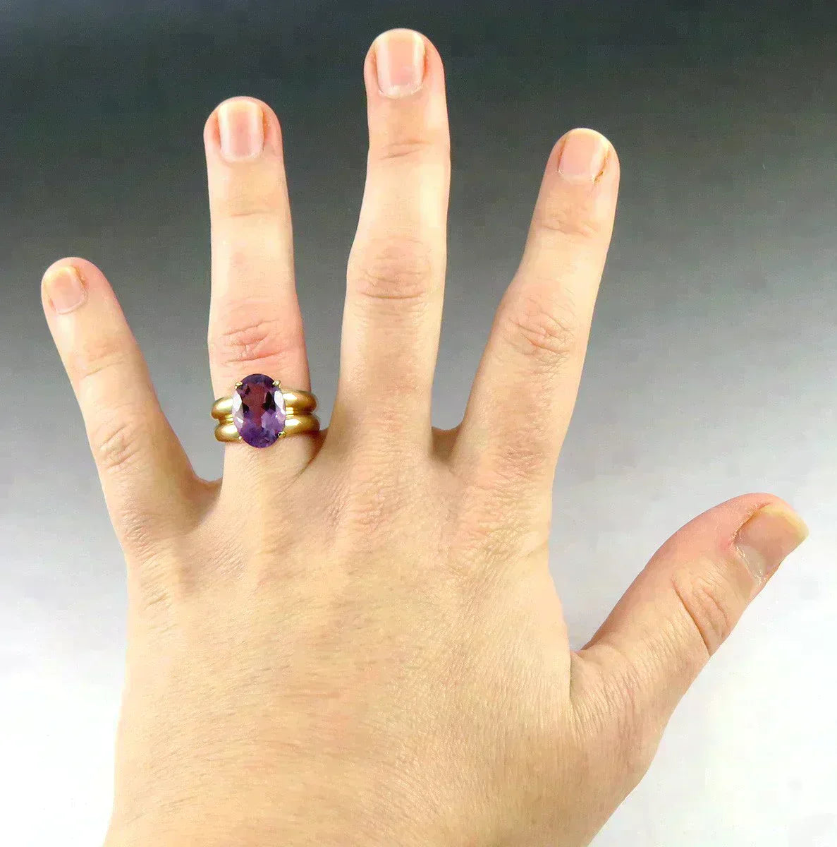 Vintage 10K Yellow Gold 4.75 Carat Natural Amethyst Gemstone Statement Ring