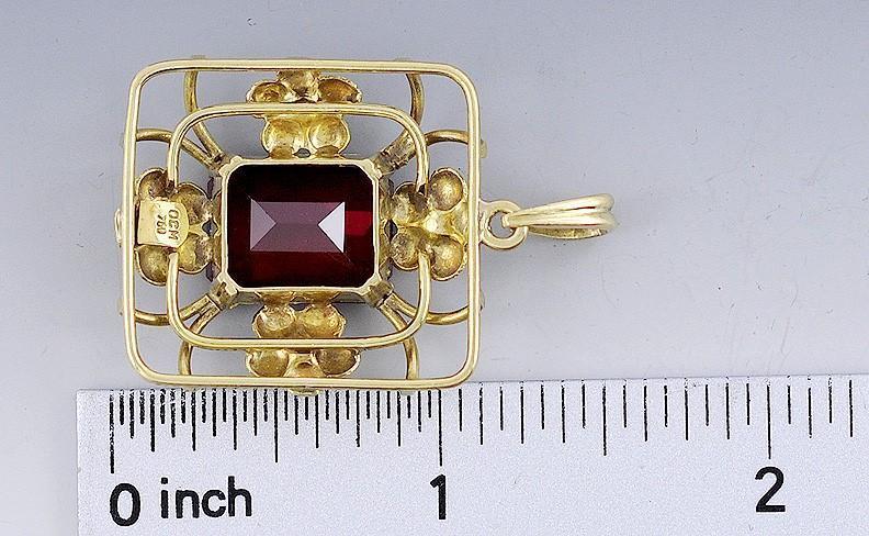 Stunning 18K Yellow Gold Lab-Created Ruby Flower Pendant