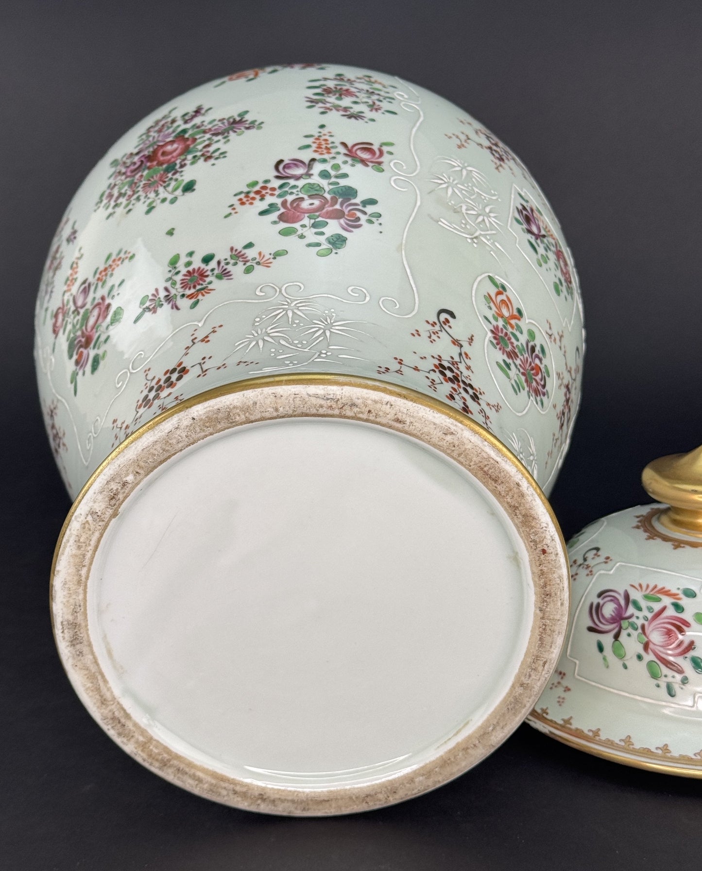 Impressive Early 1900s French Samson Pink White Lidded Urn Vase Large Size
