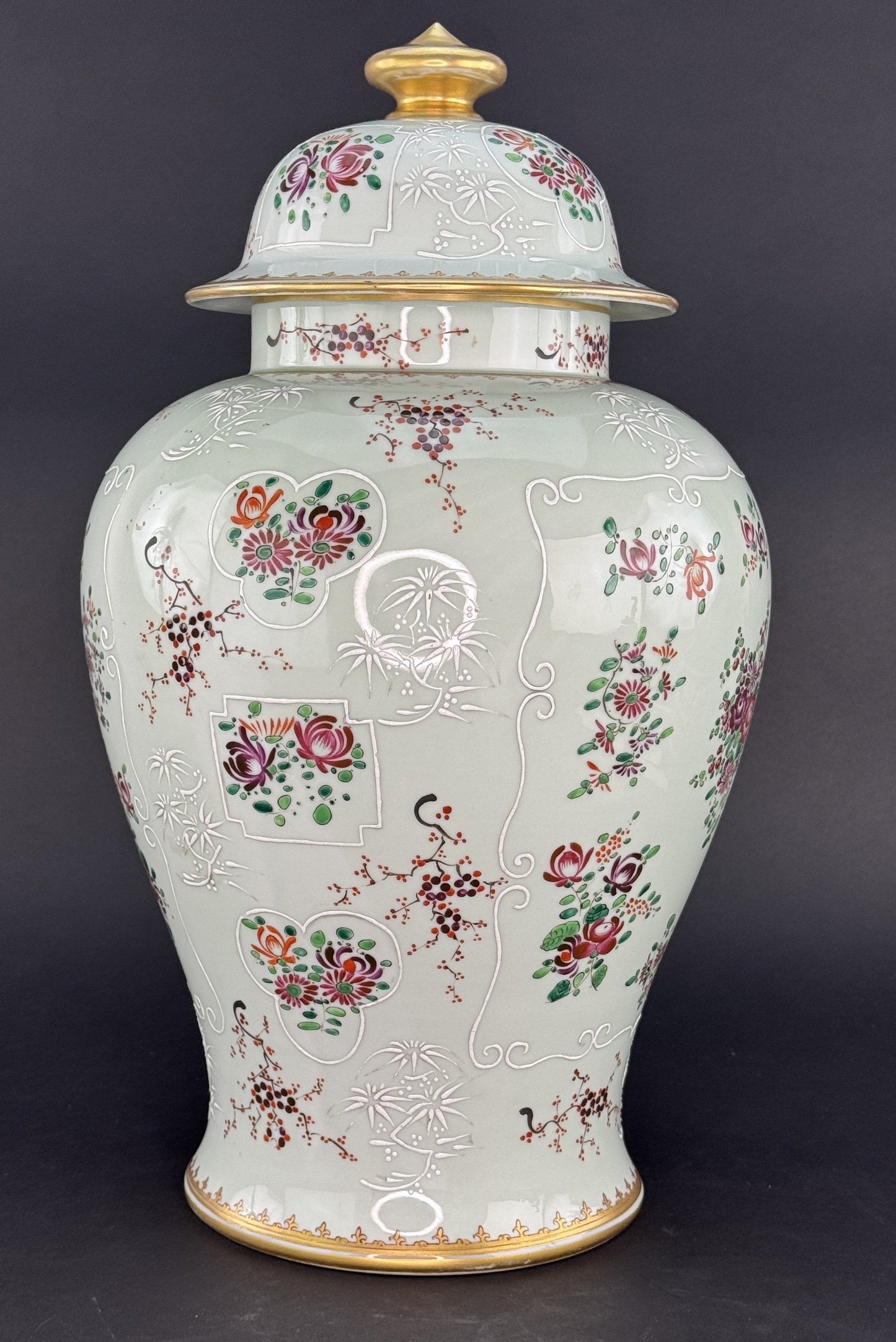 Impressive Early 1900s French Samson Pink White Lidded Urn Vase Large Size