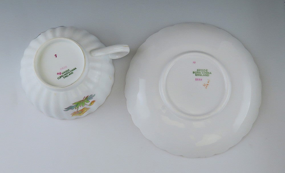 Spode Copeland English Porcelain Iris Pattern Hand Painted 17 Saucers 5 Tea Cups