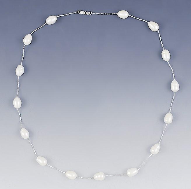 Beautiful 14k White Gold & Circled Pearl Necklace