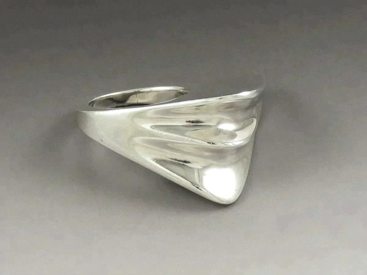 Eye Catching Signed Patricia Von Musulin Sterling Silver Arrowhead Large Ring