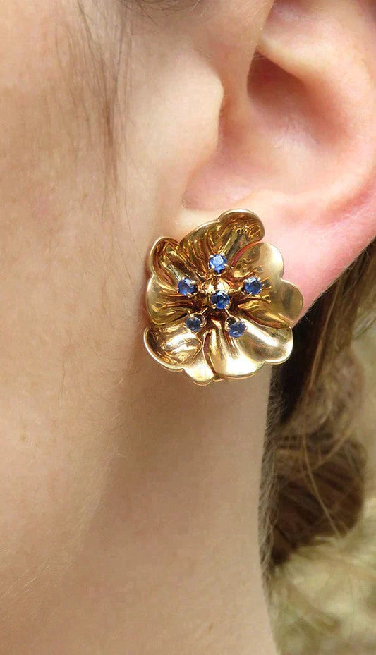 Lovely Pair Retro 14k Gold Sapphire Flower Floral Clip Earrings