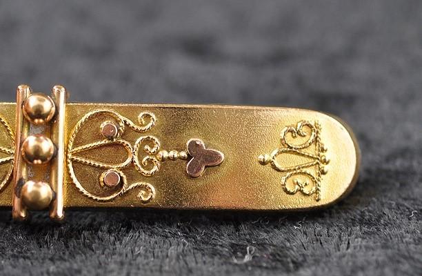 Antique Etruscan Revival Victorian Gold Plated Pin/Brooch