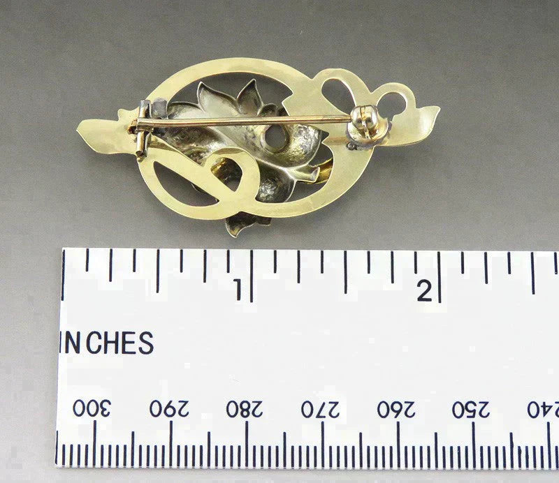 Antique American Victorian 10K Yellow Gold Ribbon Engraved Leaf Pin or Brooch