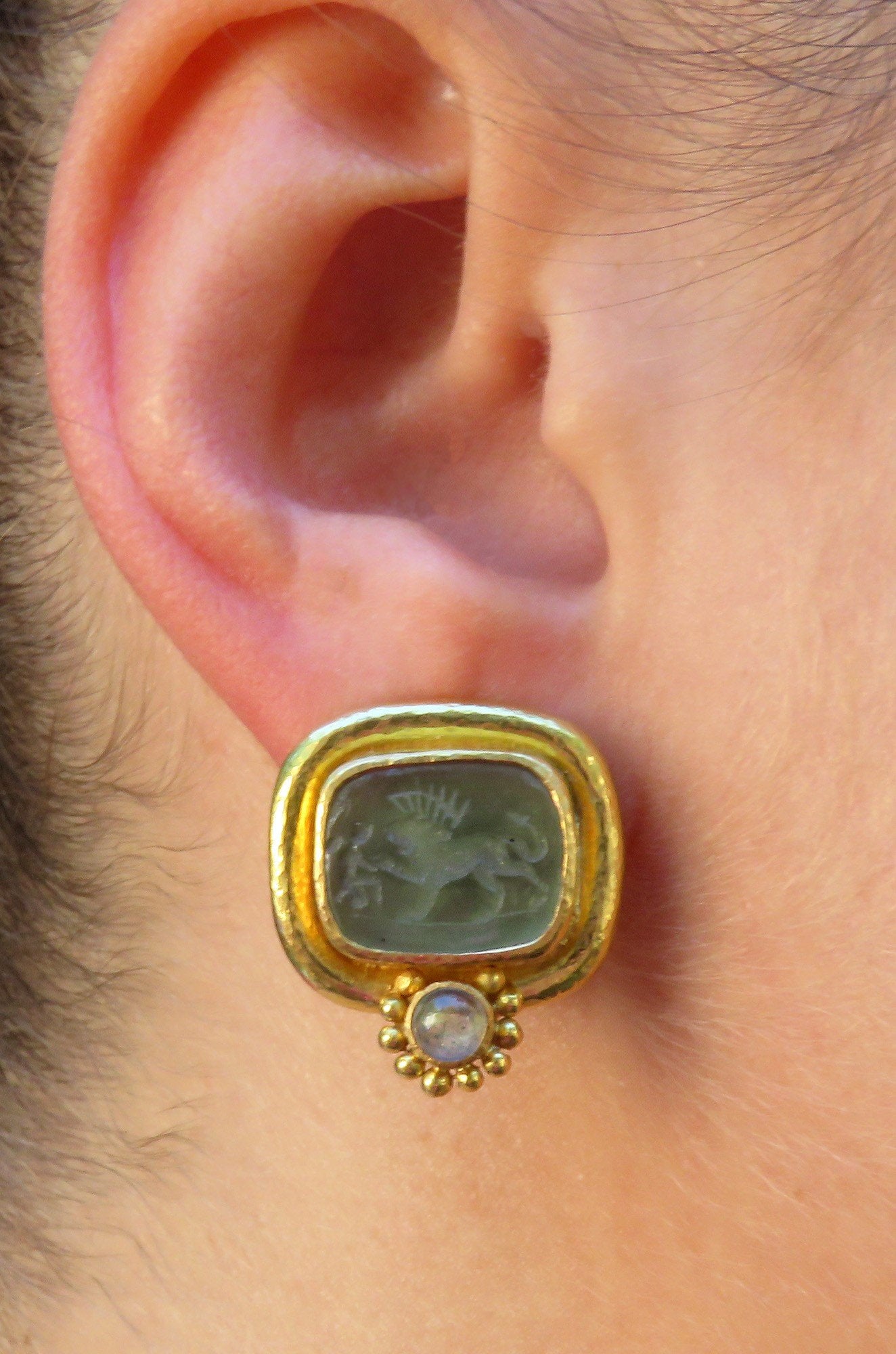 Stunning Elizabeth Locke 18k Gold Intaglio Carved Venetian Glass Earrings