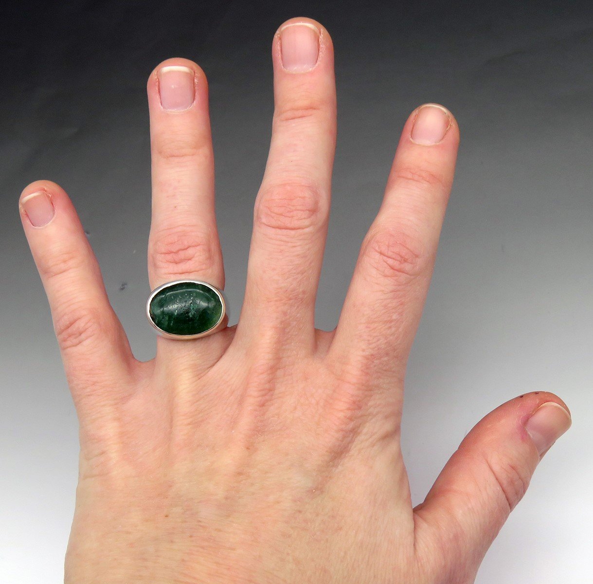 Nice VTG Artisan Sterling Silver Green Aventurine Oval Cabochon Gemstone Ring