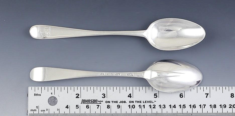 12 Fine English 1700s 18thc Queen Anne Rattail Soup or Teaspoons w Wolf Crest