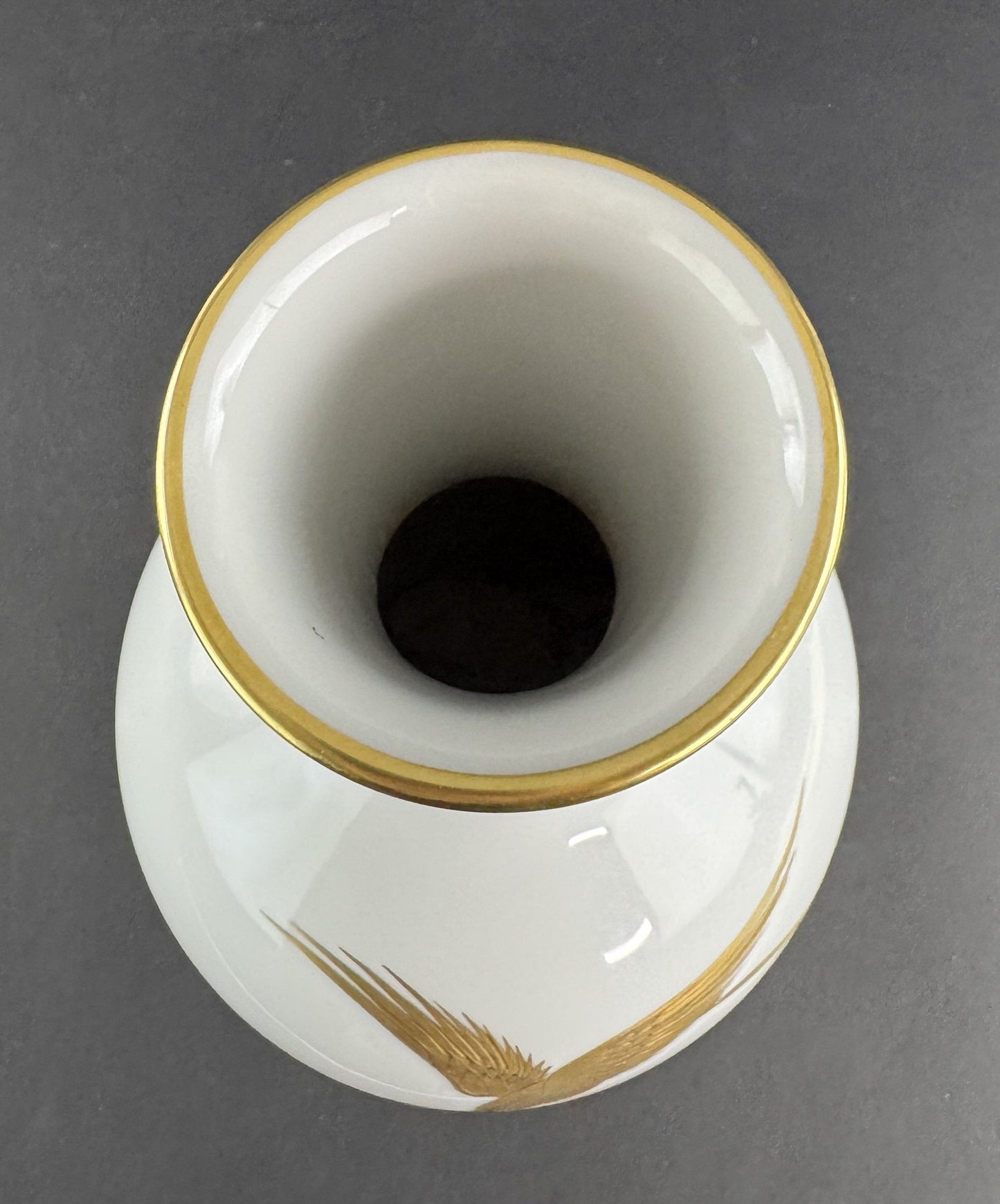 Beautiful Heinrich H Co Selb Bavaria Hand Painted Gold Gilt Birds Vase