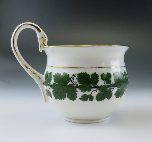 Fantastic 17pc Meissen Full Green Vine Gilt Tea Coffee Cup and Saucer Set