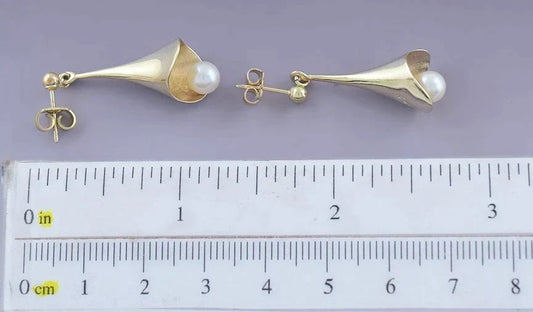 Elegant Pair 14k Yellow Gold Pearl Dangle Drop Earrings