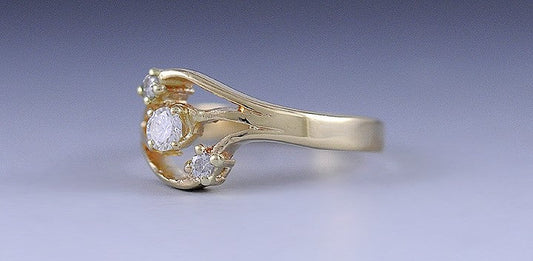 Lovely 14K Yellow Gold Openwork 3 Diamond Ring Ring Size 7