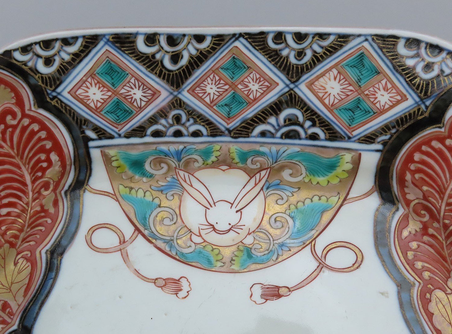 Large Gorgeous Japanese Imari Mid-1800s Hexagonal Serving Plate Rabbits Birds