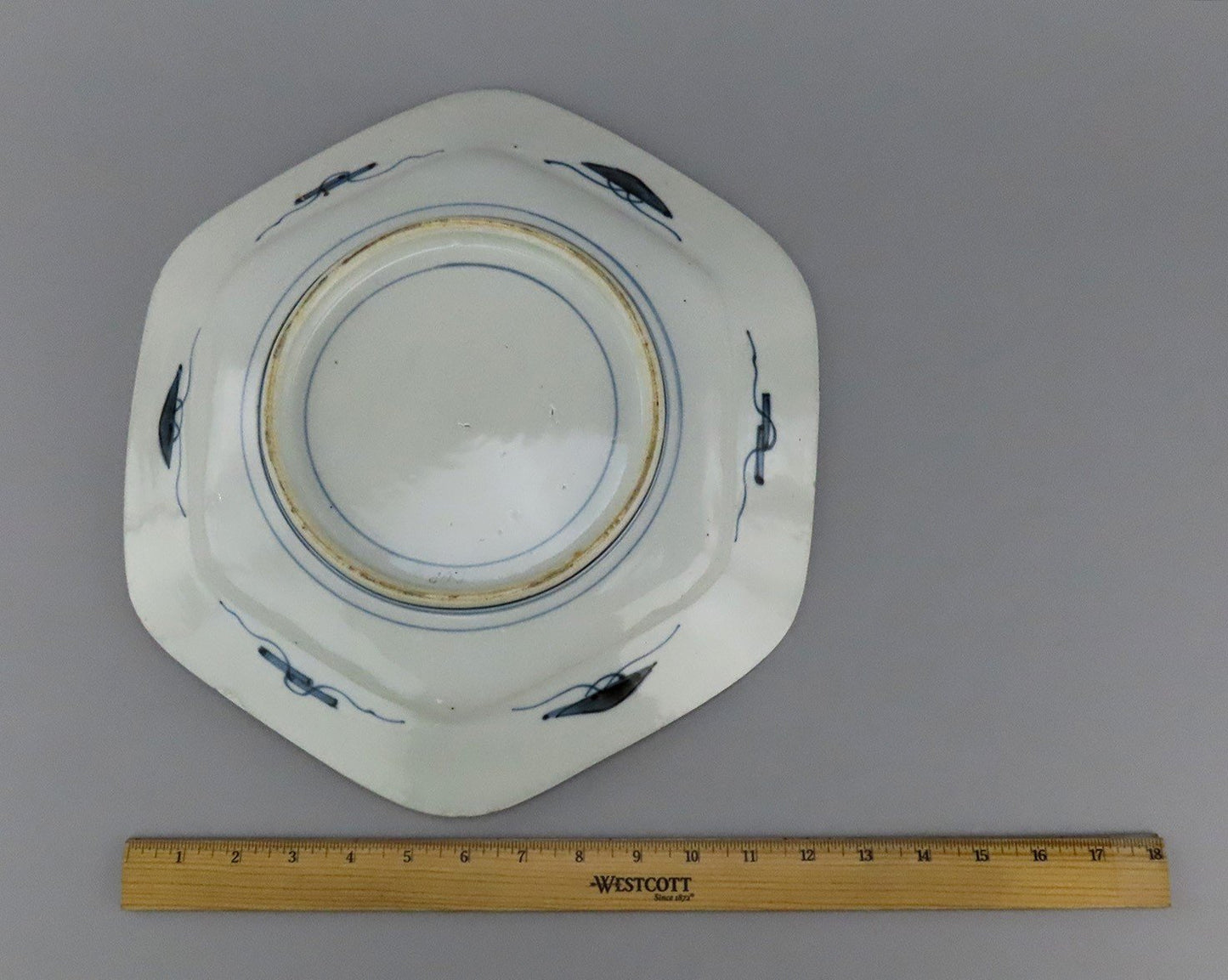 Large Gorgeous Japanese Imari Mid-1800s Hexagonal Serving Plate Rabbits Birds