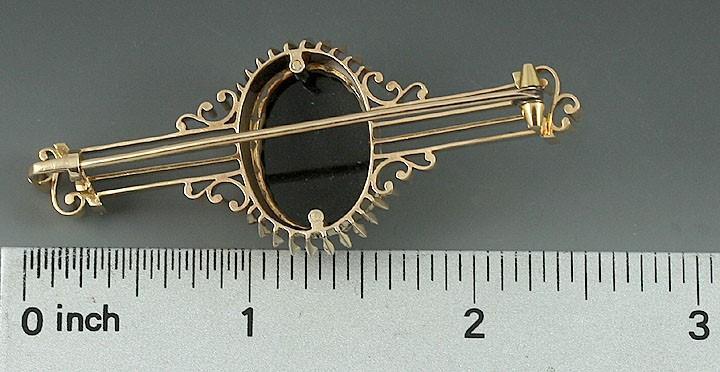 Victorian 14k Gold Carved Black & White Hardstone Cameo Brooch Pin