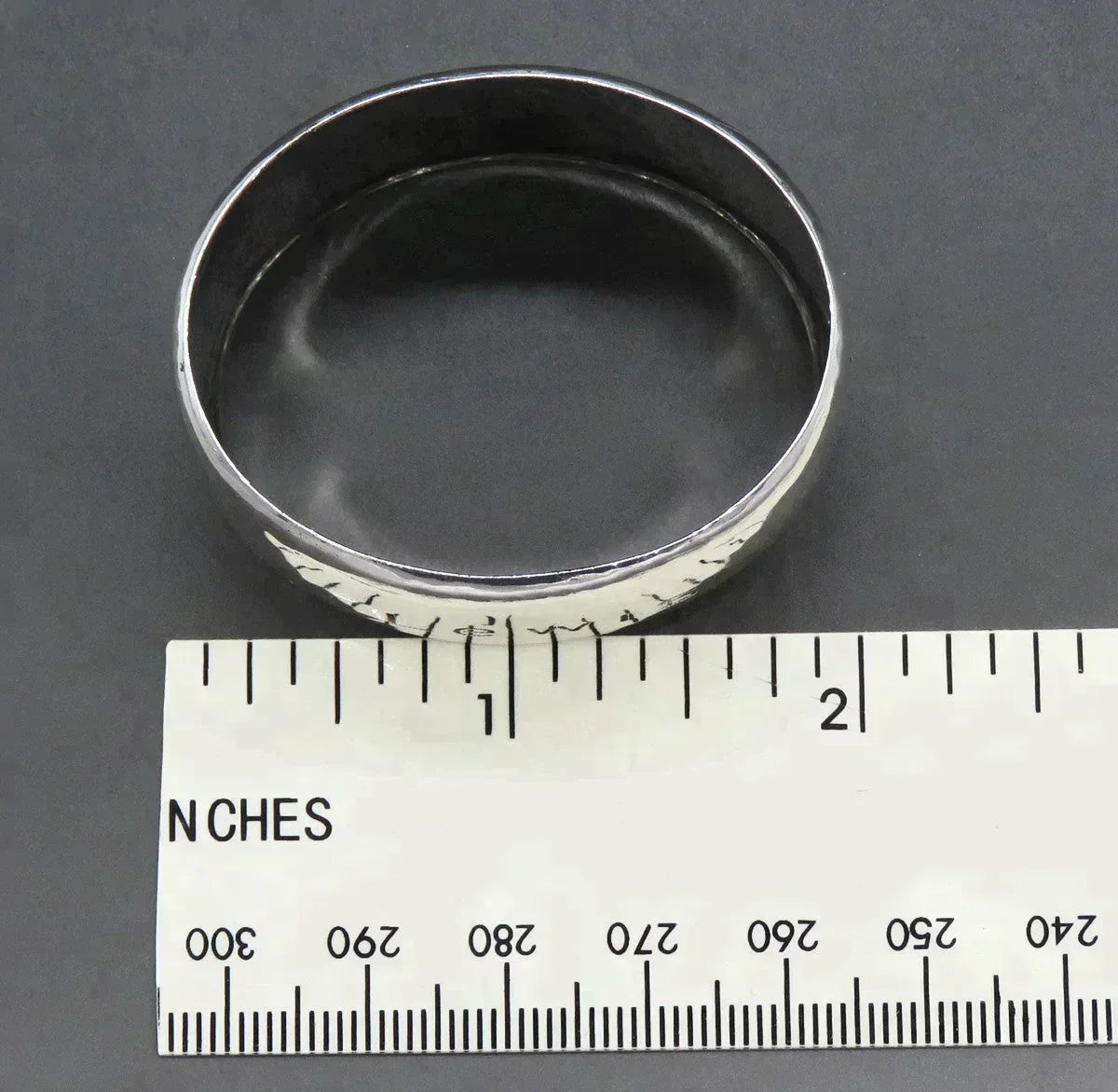 Antique Arts & Crafts Hand Hammered Sterling Silver Oval Napkin Ring Lewis Mono
