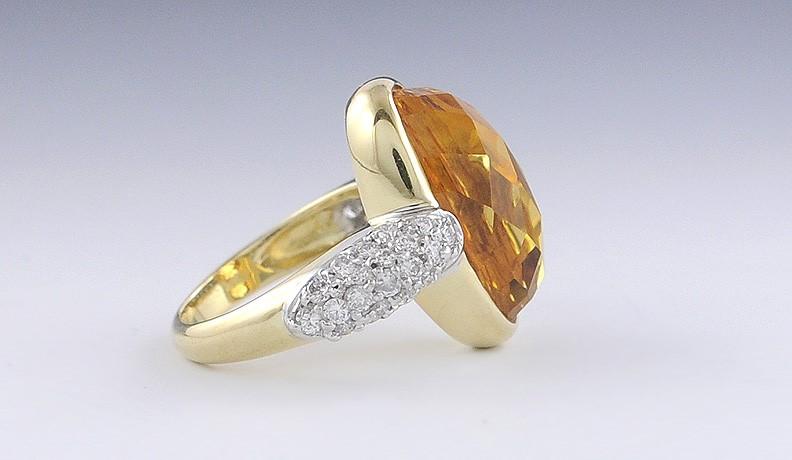 Eye-Catching 18k Yellow Gold 6.6ct Citrine & .92ct Diamond Ring