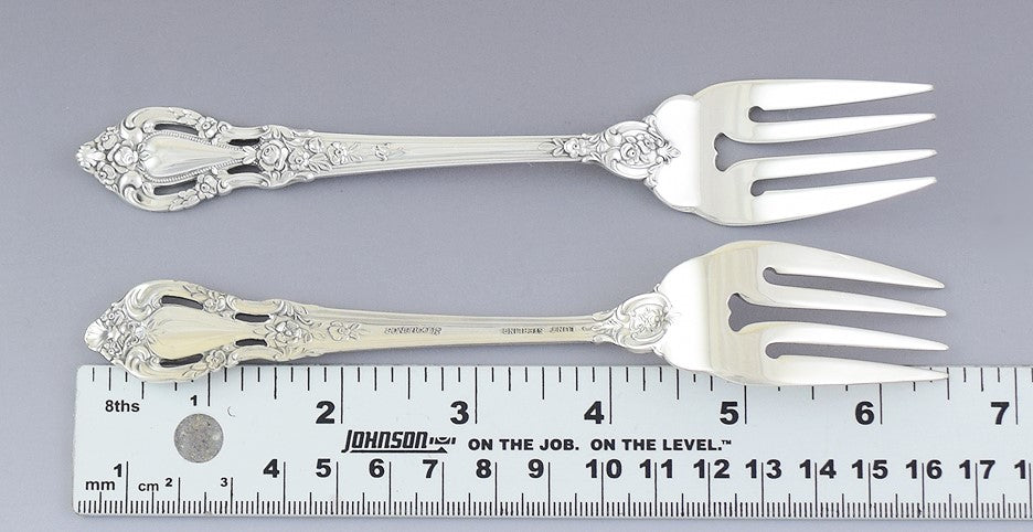Great set 8 Lunt Sterling Silver Eloquence Salad / Dessert Forks