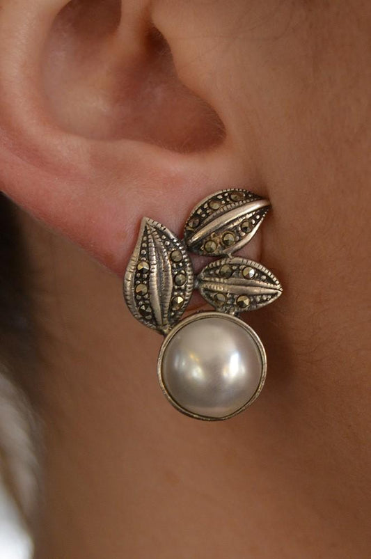 Stylish VTG Sterling Silver Mabe Pearl Marcasite Leaf Fruit Flower Stud Earrings