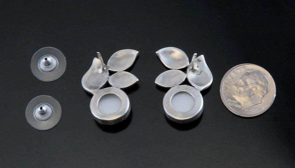 Stylish VTG Sterling Silver Mabe Pearl Marcasite Leaf Fruit Flower Stud Earrings