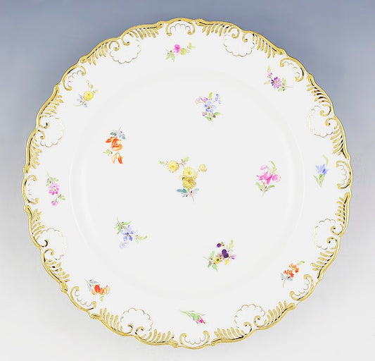 Great Set 12 Meissen Porcelain Plates Scattered Flowers and Gilding