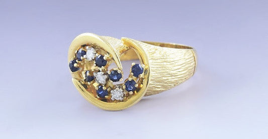 Elegant 18k Gold Diamond & Sapphire Brushed Finish Ring