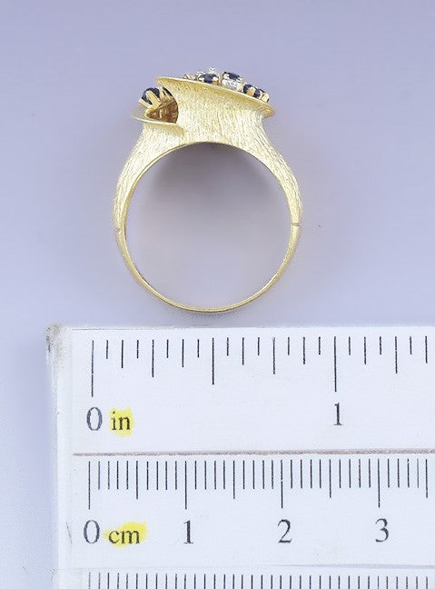 Elegant 18k Gold Diamond & Sapphire Brushed Finish Ring