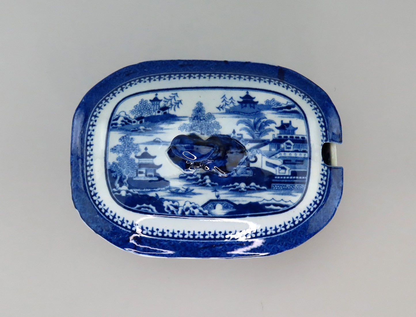Nankin Nanking English-Made Small Porcelain Covered Gravy Tureen c 1825