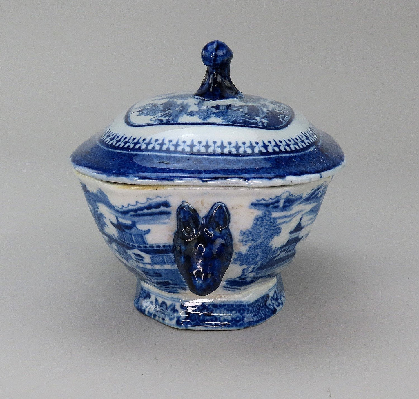 Nankin Nanking English-Made Small Porcelain Covered Gravy Tureen c 1825