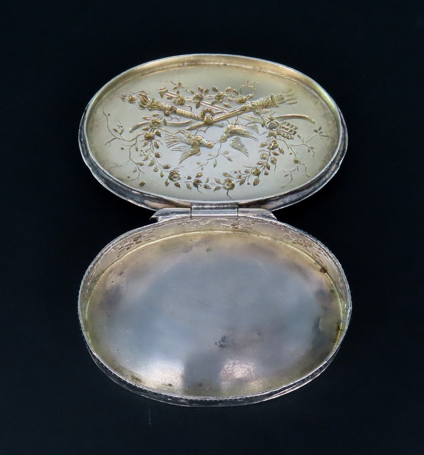 Nice J Kurz German Silver Small Oval Dresser Box No Mono 3/4" Tall