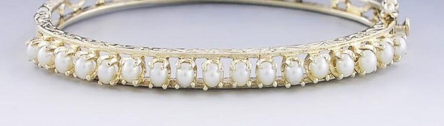 Beautiful Vintage 14k Gold & Pearl Engraved Bangle Bracelet