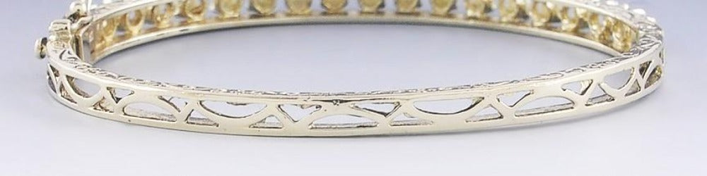 Beautiful Vintage 14k Gold & Pearl Engraved Bangle Bracelet