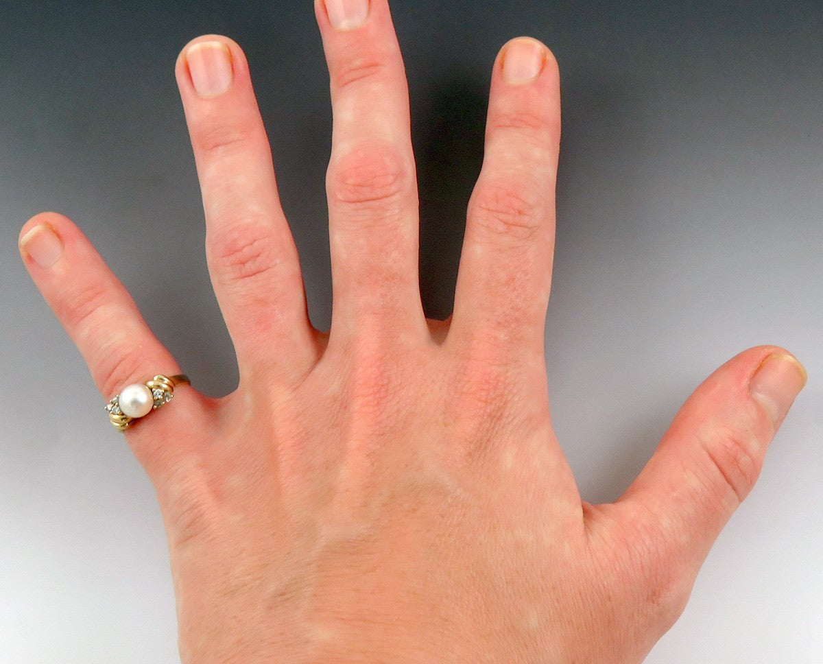 Beautiful 14k Yellow Gold ~6.8mm Pearl Diamond Ring