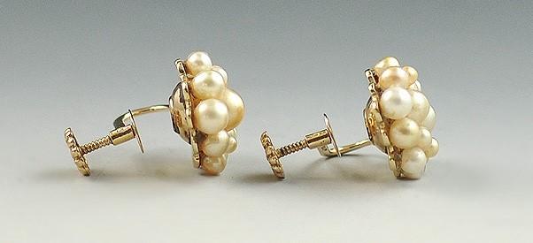 Lovely Pair of Vintage White and Pink Pearl 14k Gold Screwback Earrings 1950s