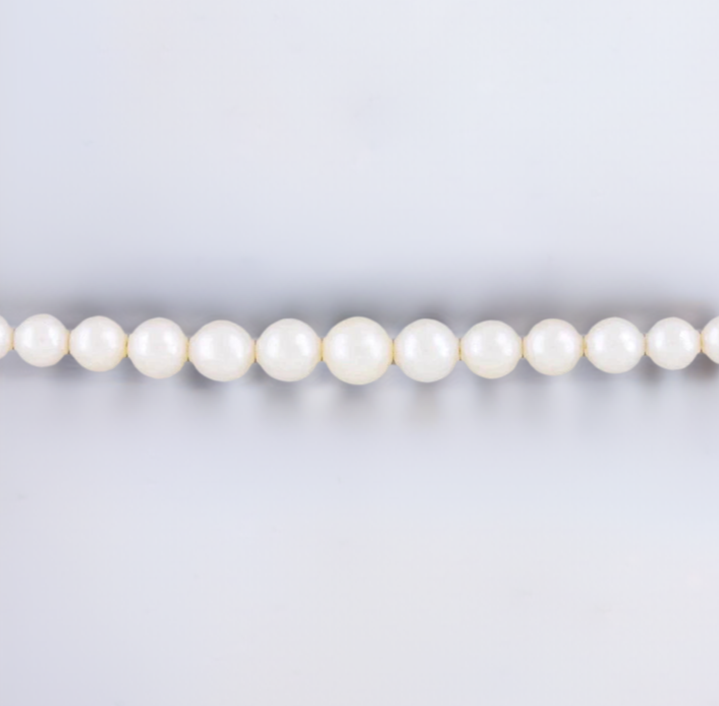 Classic Graduated Single Strand Pearl Necklace w/14k White Gold & Diamond Clasp