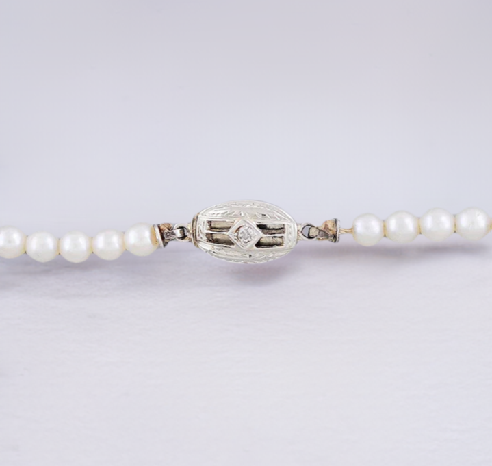 Classic Graduated Single Strand Pearl Necklace w/14k White Gold & Diamond Clasp