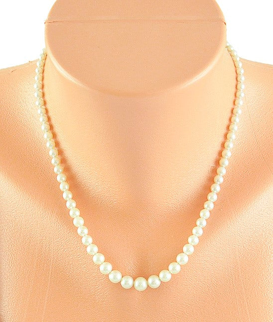 Classic Graduated Single Strand Pearl Necklace w/14k White Gold & Diamond Clasp
