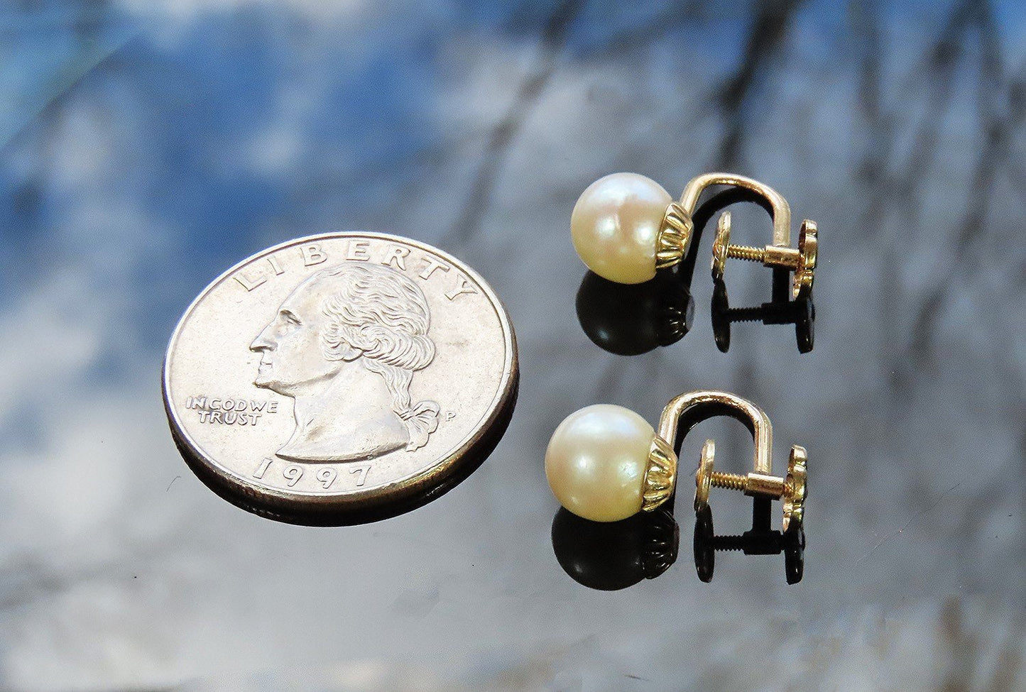 Beautiful VTG 14k Yellow Gold ~7.4mm Pearl Screwback Earrings c1950s