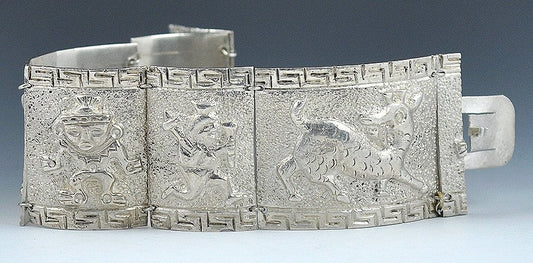 Stunning 900 Purity Silver Link Bracelet from Peru w/ Llama and Hunter Motif