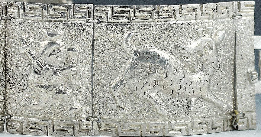 Stunning 900 Purity Silver Link Bracelet from Peru w/ Llama and Hunter Motif