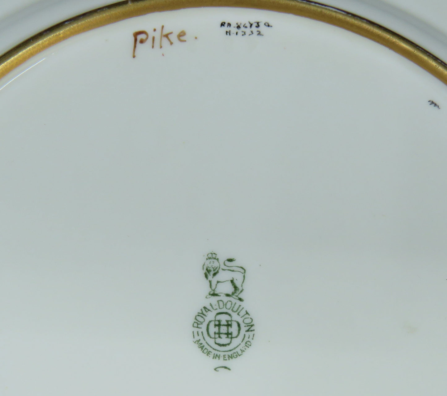 Antique c1925 Royal Doulton Porcelain China Handpainted Pike Fish Cabinet Plate