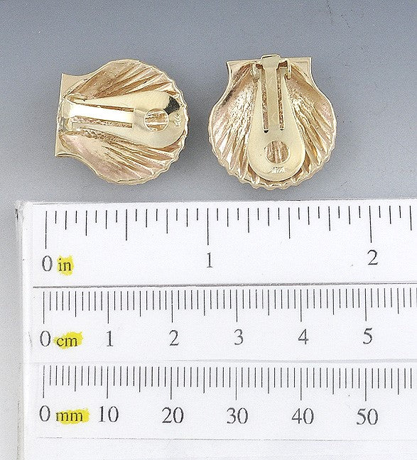 Realistic 14K Yellow Gold Seashell Earrings Shell Clip On