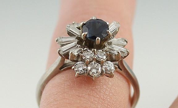 Superb Italian 18K White Gold Sapphire & VS Diamond Cluster Halo Ring