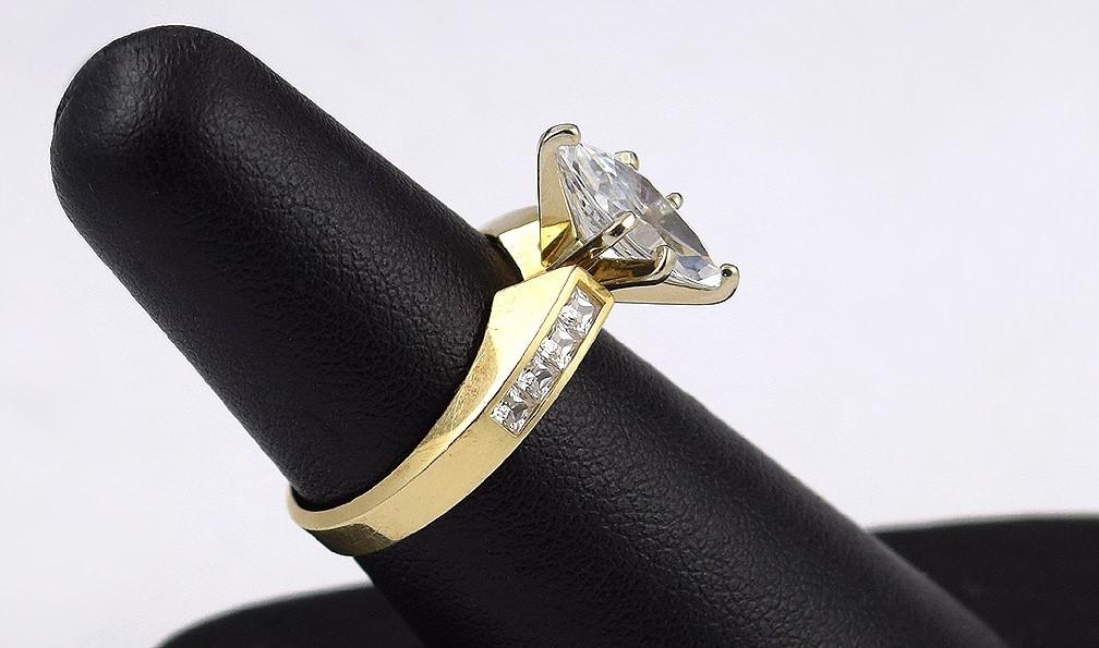 Amazing Modern 14k Yellow Gold and Simulated Diamond Marquise Ring Sz 6.25