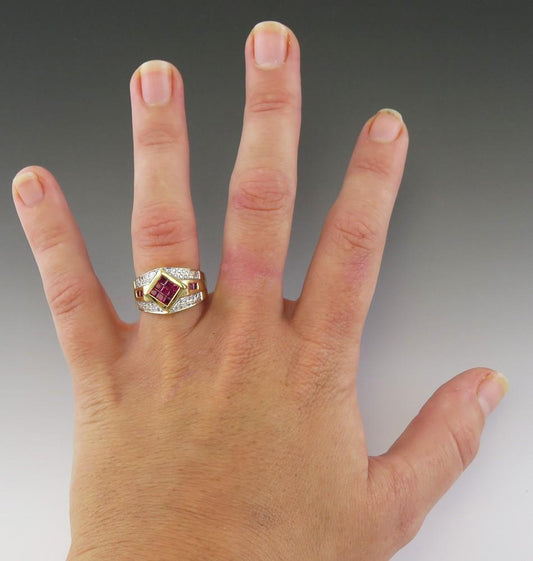 Stunning 14k Yellow Gold ~.36ct Ruby ~.25ct Diamond Ring