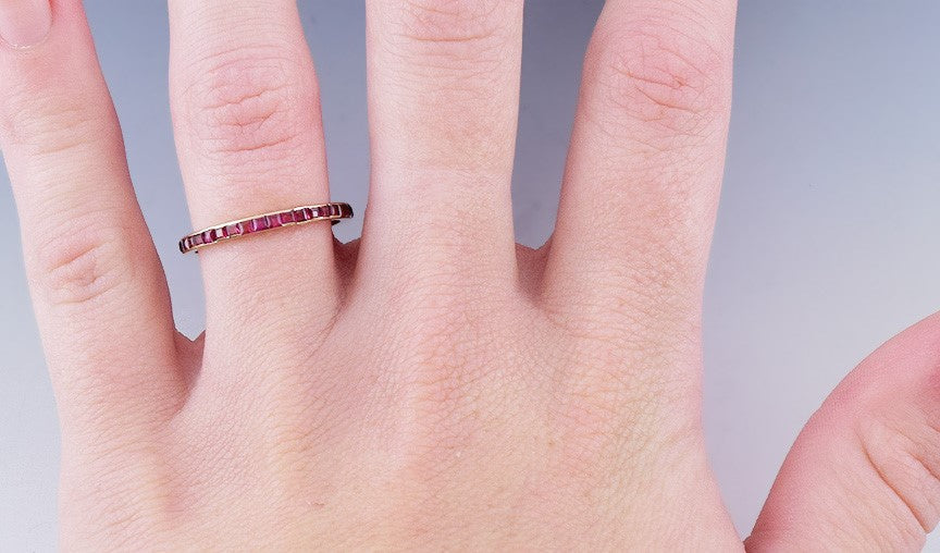 Elegant 14k Gold Synth Ruby Eternity Band Ring sz 8